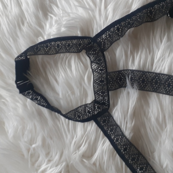 Victoria's Secret Very Sexy Lined Plunge Fishnet Halter Bra Size 38D - Picture 2 of 10